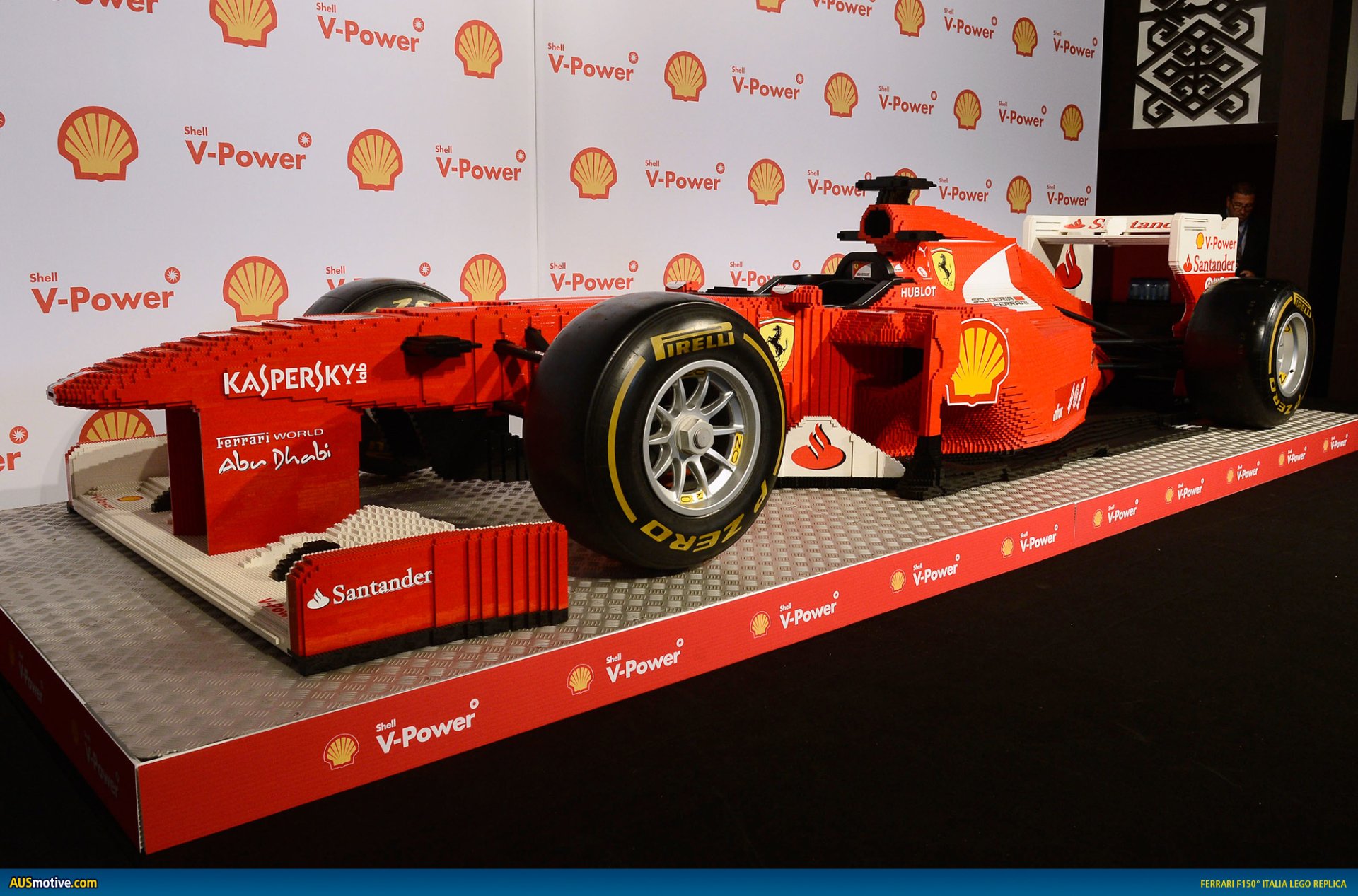 Ferrari builds F150° Italia replica in Lego HD Wallpaper | Background Image | 2000x1320 | ID ...