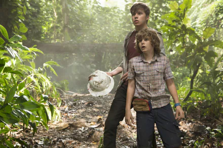 Nick Robinson Ty Simpkins movie Jurassic World HD Desktop Wallpaper | Background Image
