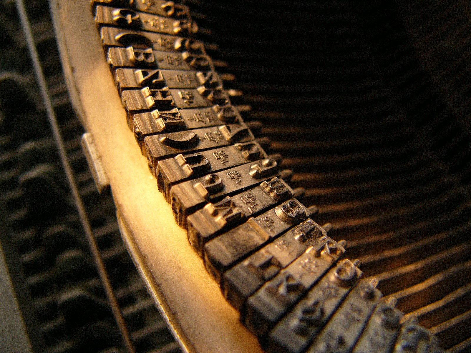 Download Man Made Typewriter Wallpaper