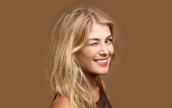 Rosamund Pike: HD Wallpapers