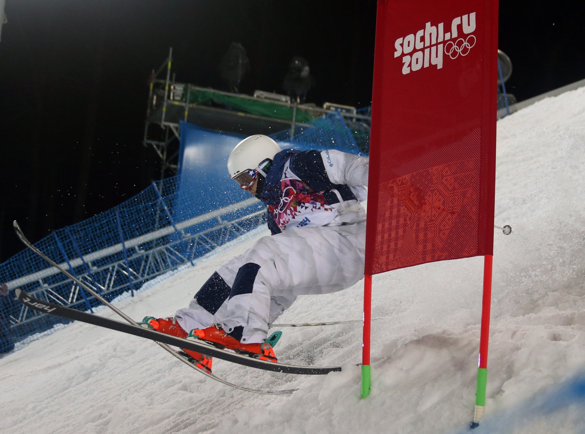 Download Skiing Sports HD Wallpaper