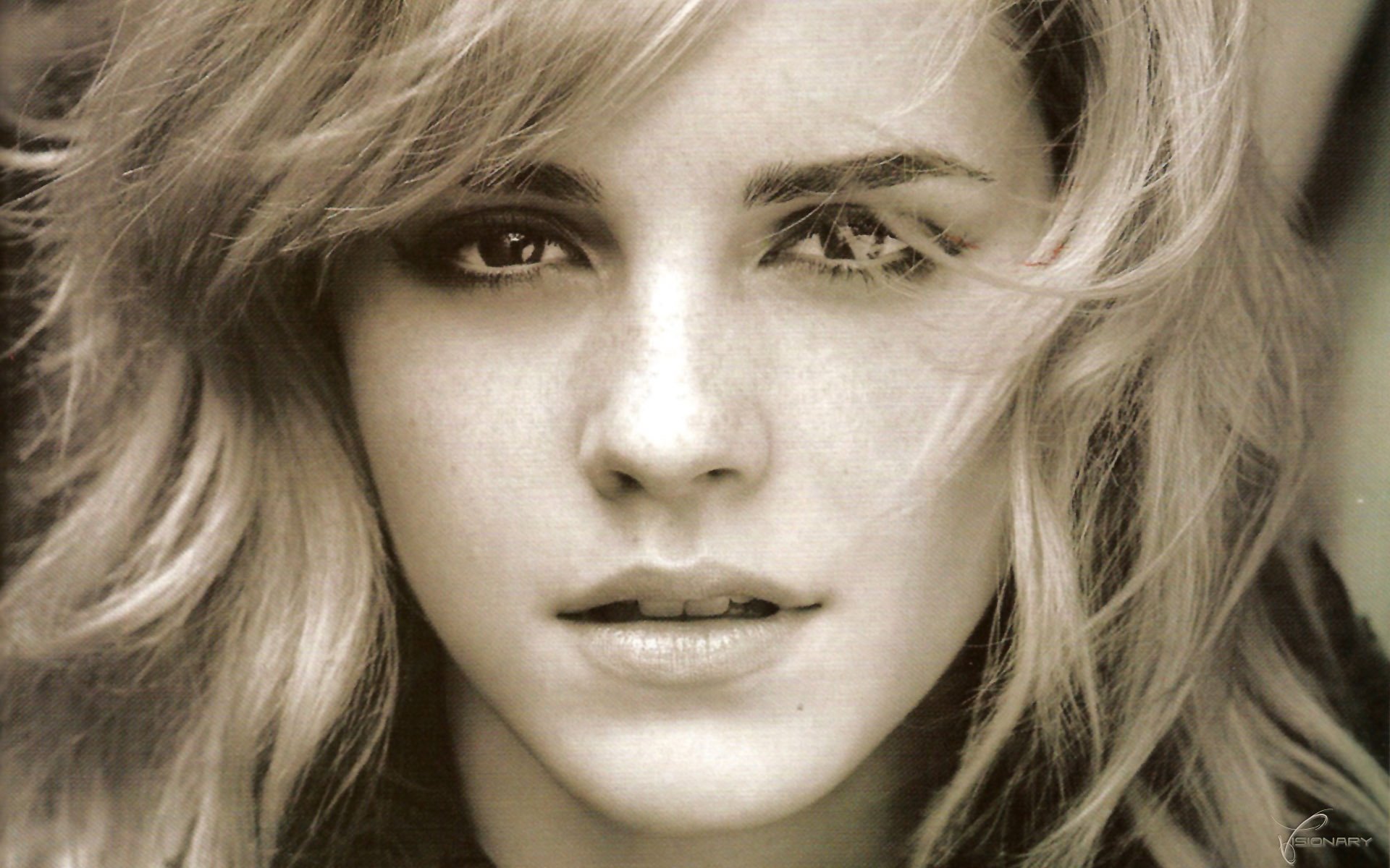 Download Celebrity Emma Watson HD Wallpaper