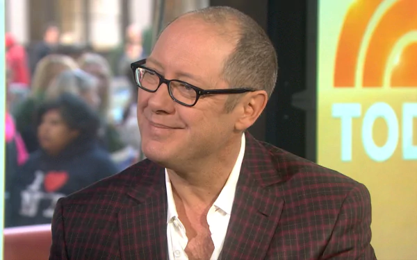 HD desktop wallpaper featuring a smiling man in glasses with a 'TODAY' show backdrop.