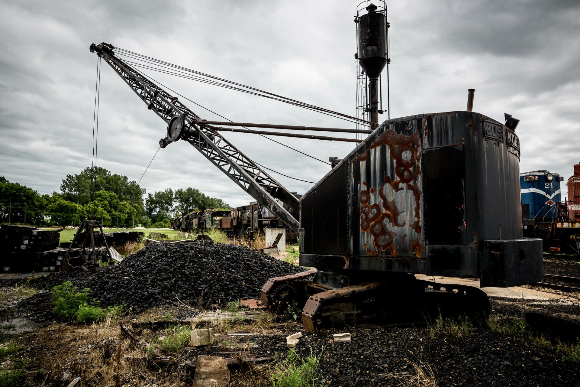 Download Vehicle Crane HD Wallpaper