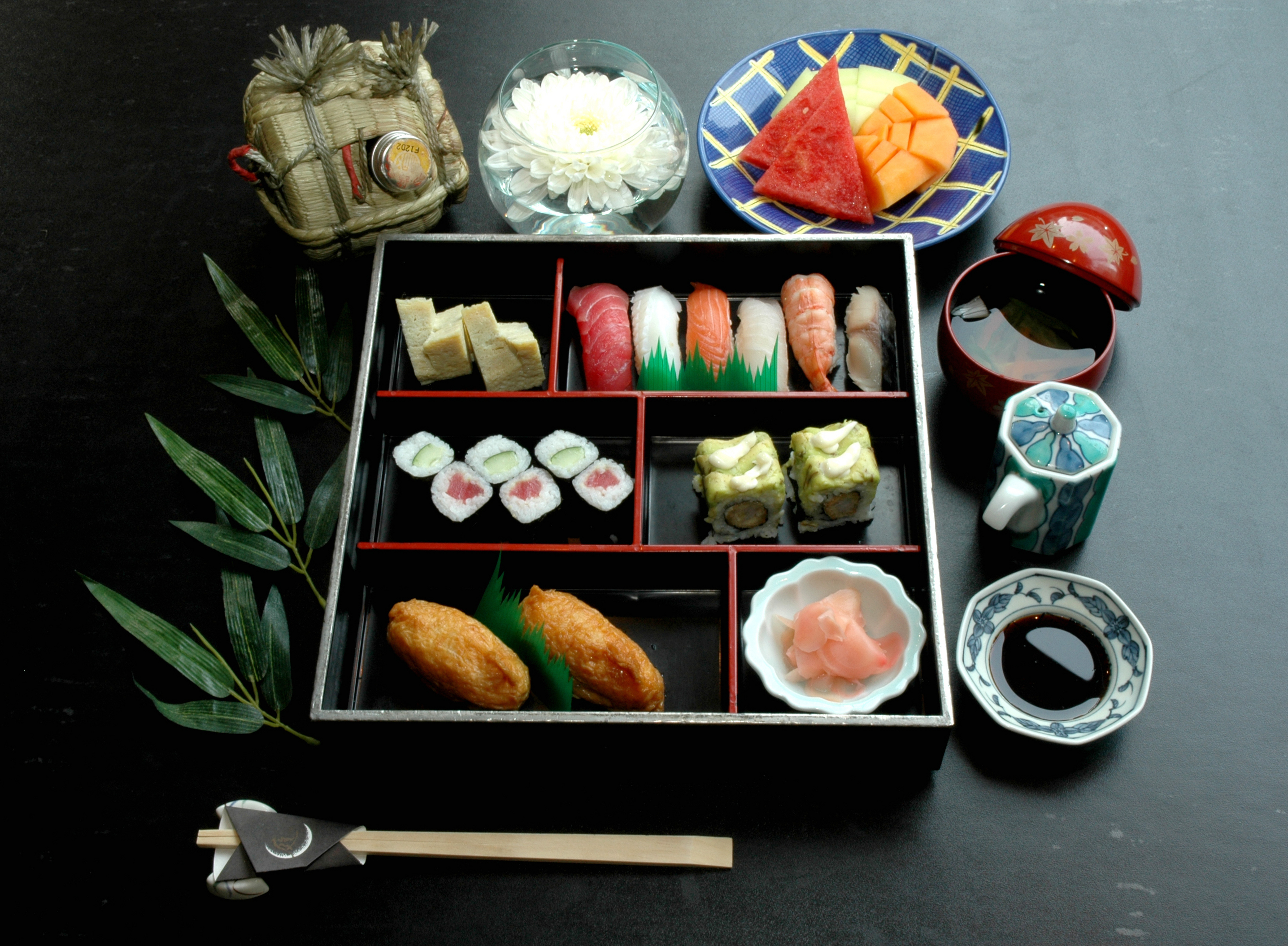 弁当 寿司 - Bento Sushi by Tondo Soesanto Soegondo