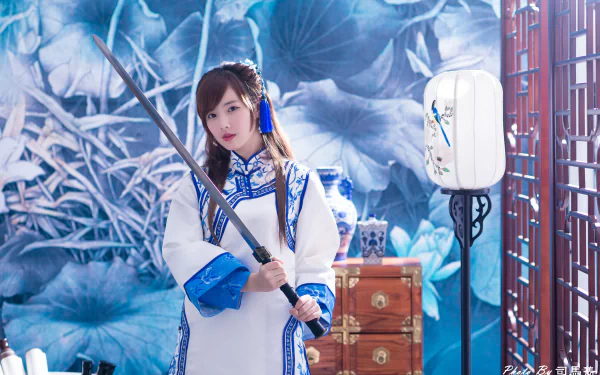 lantern sword traditional costume Taiwanese asian model woman Yu Chen Zheng HD Desktop Wallpaper | Background Image