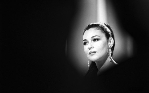 Celebrity Monica Bellucci HD Wallpaper | Background Image