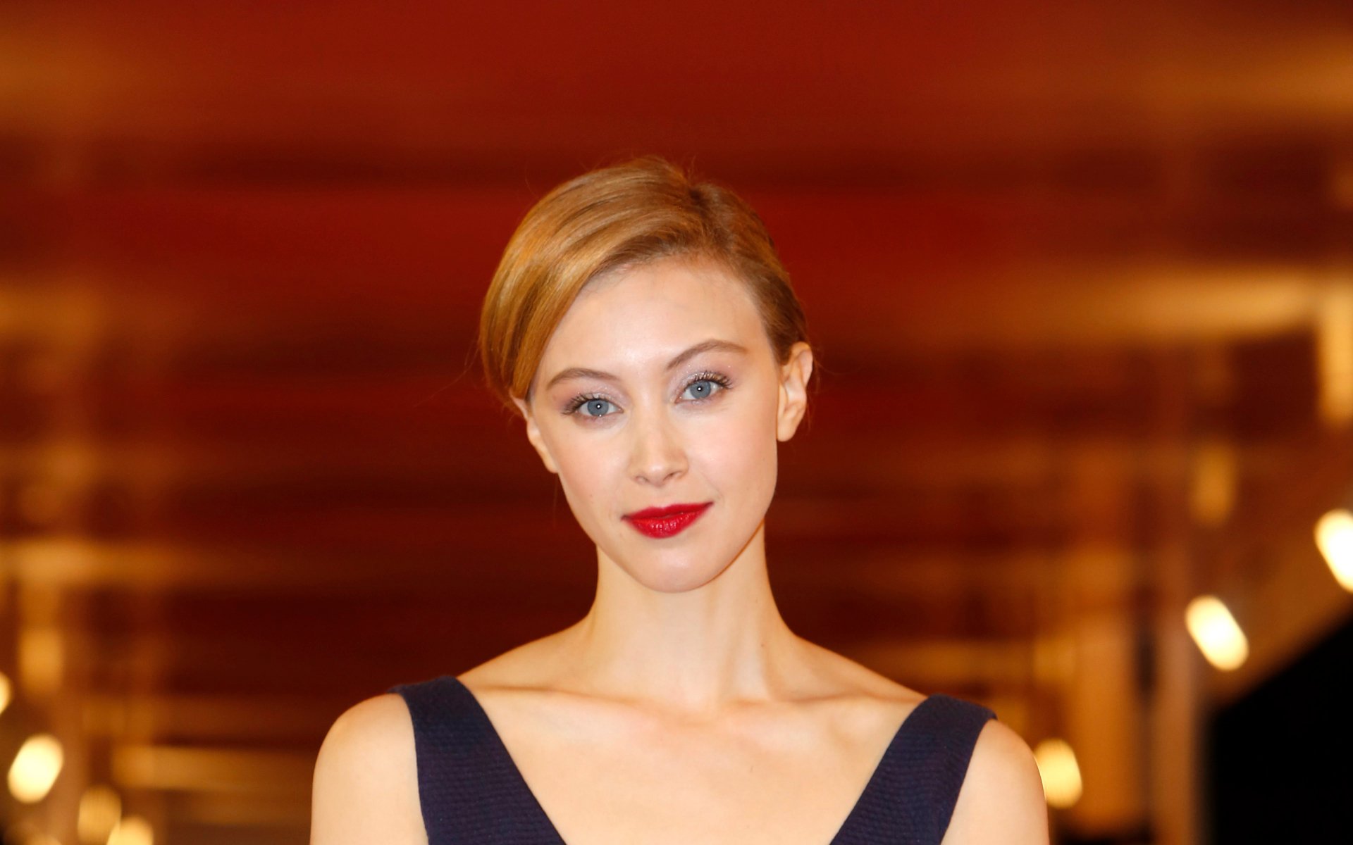 Download Blue Eyes Blonde Actress Canadian Celebrity Sarah Gadon HD Wallpaper