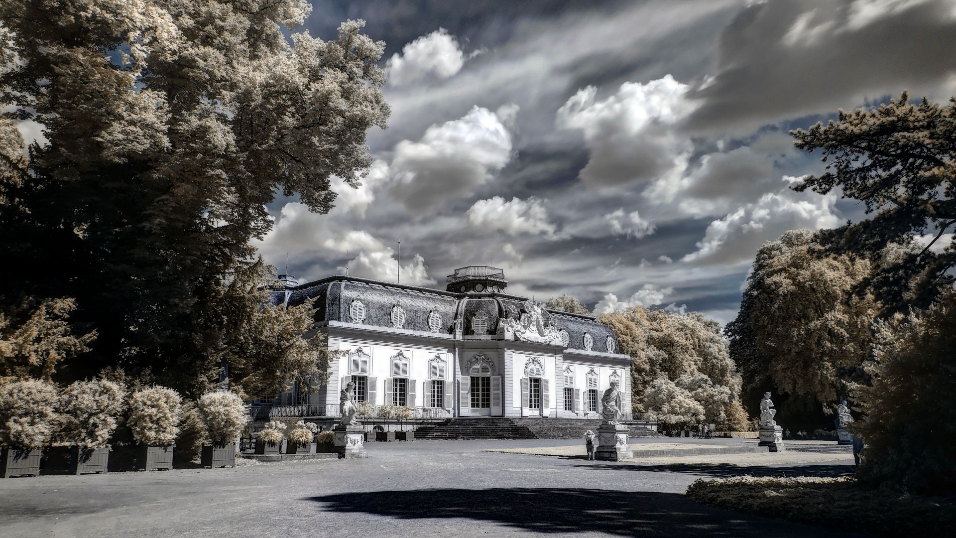 Man Made Benrath Palace HD Wallpaper | Background Image