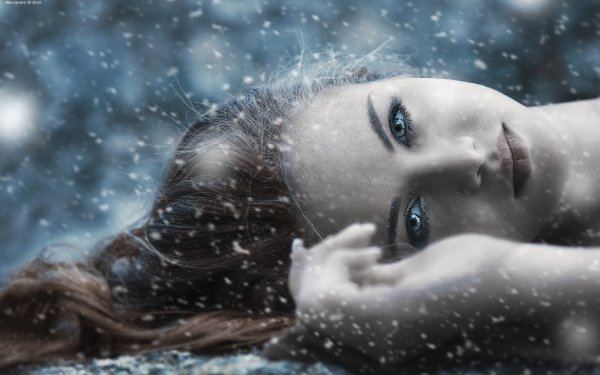Femmes Artistique Top Model Face Blue Eyes Snow Fond d'écran HD | Image