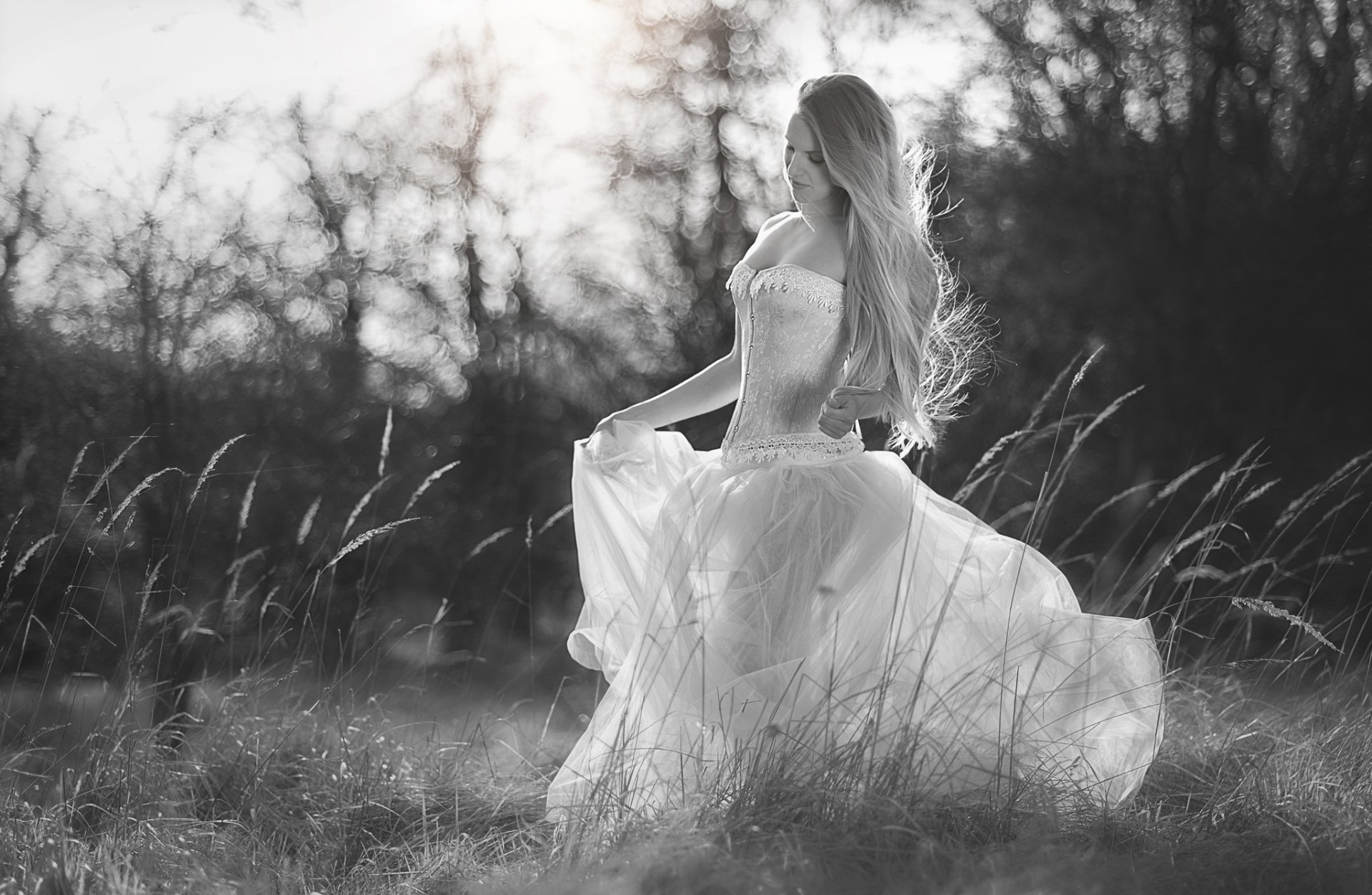 Elegant Bride in Nature - HD Wallpaper by Miss Froggi