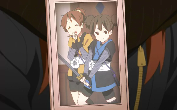 Framed photo HD anime wallpaper by Jun Suzuki of K-ON! sisters Yui Hirasawa and Ui Hirasawa in blue outfits, smiling and holding a wooden sword.