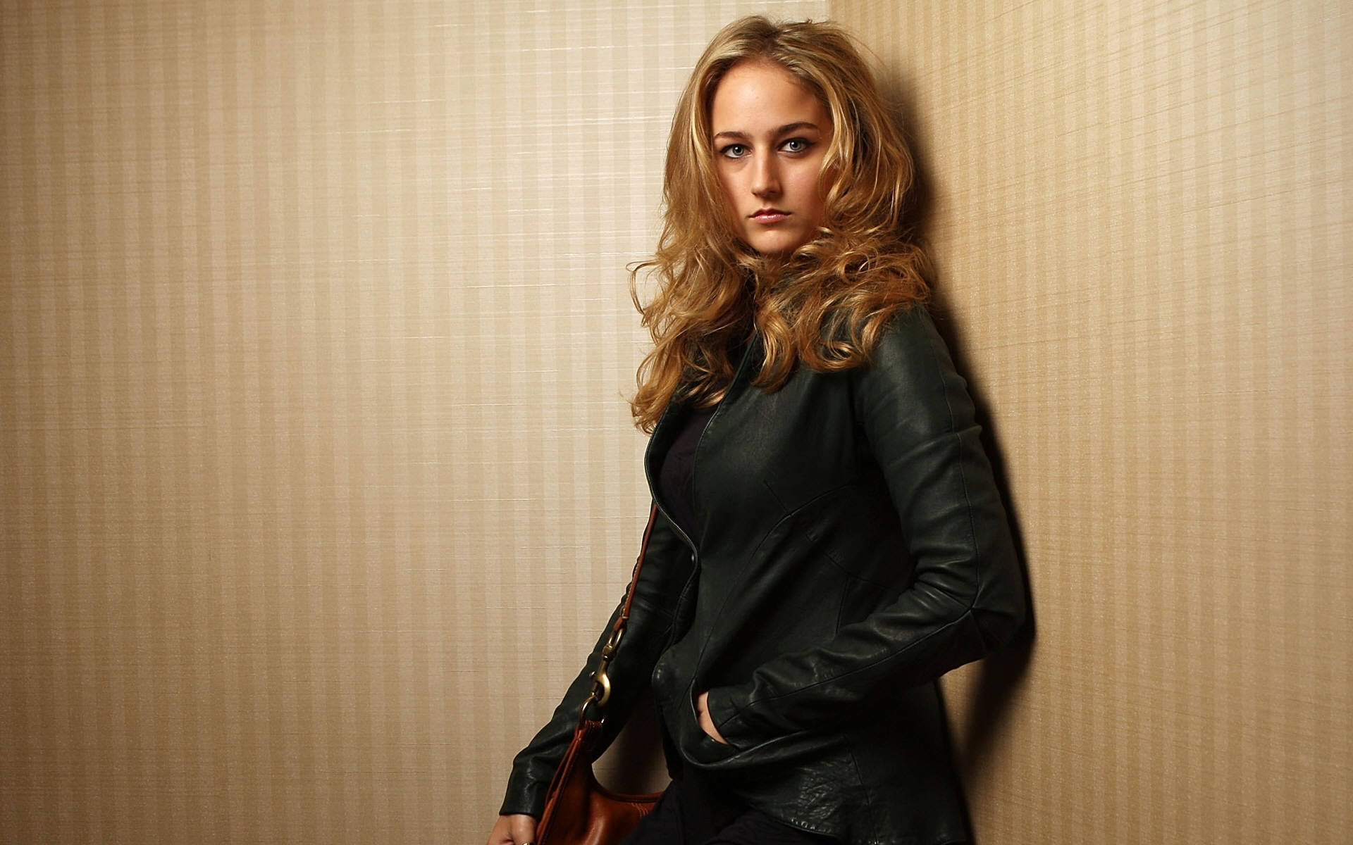 Leelee Sobieski HD Wallpapers and Backgrounds