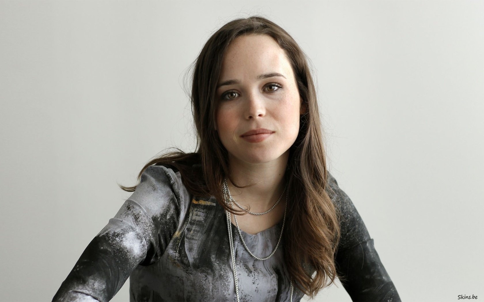 Download Celebrity Ellen Page Wallpaper