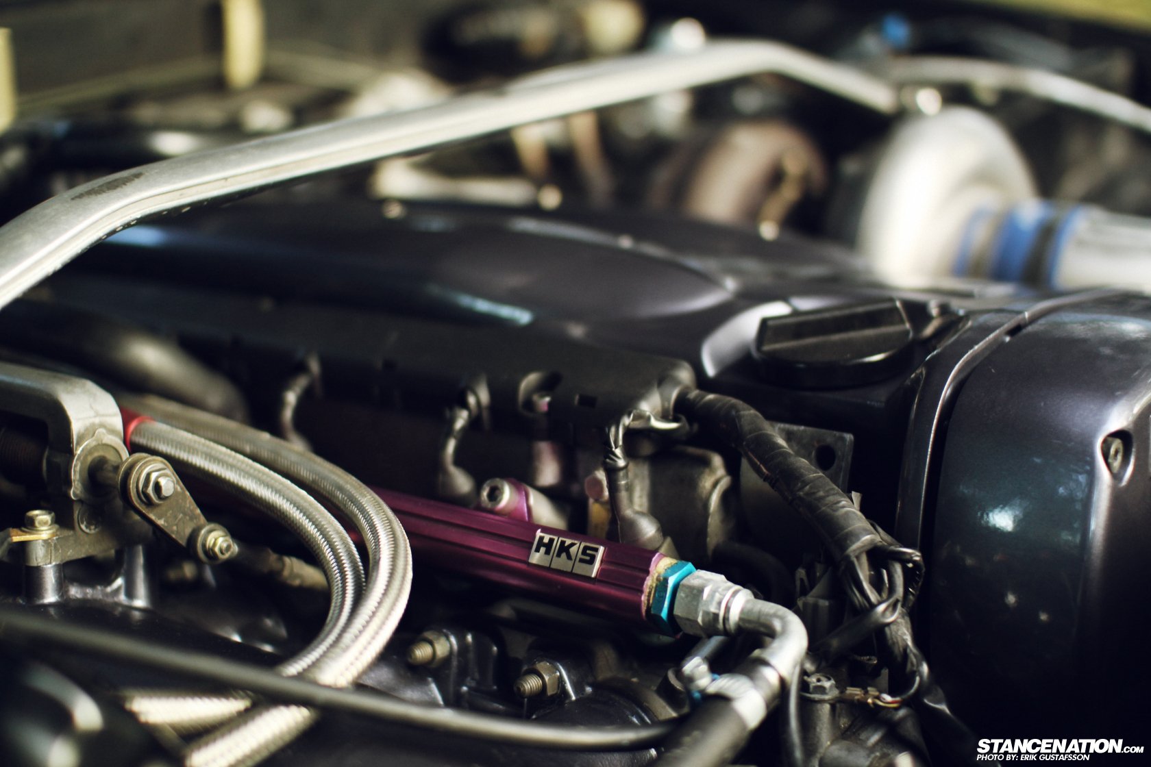 Download Man Made Engine Wallpaper