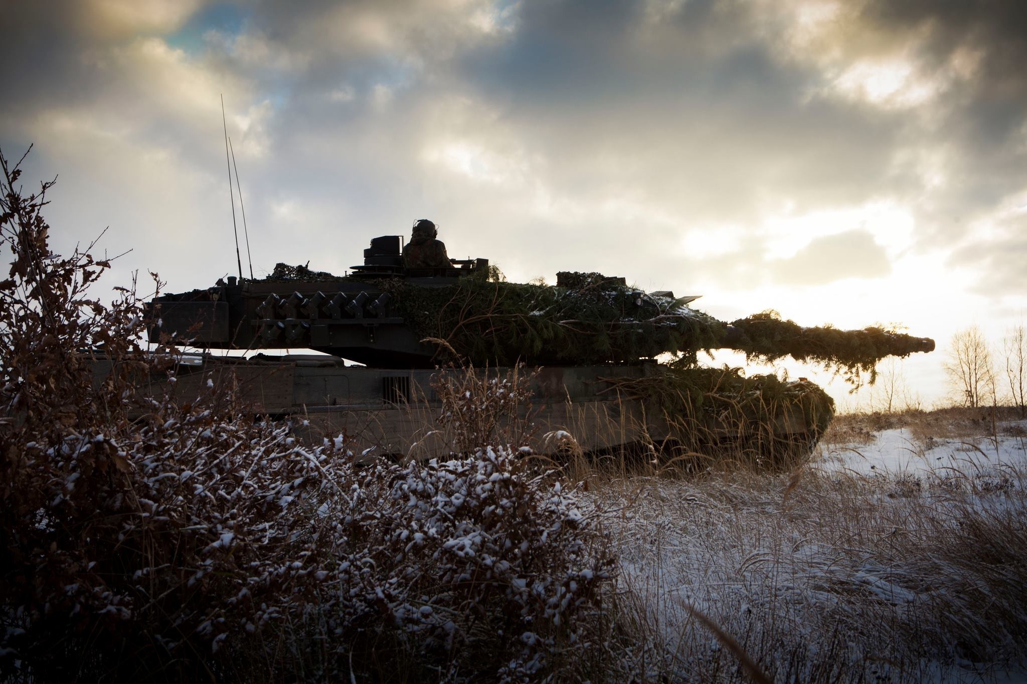 Military Leopard 2 HD Wallpaper | Background Image