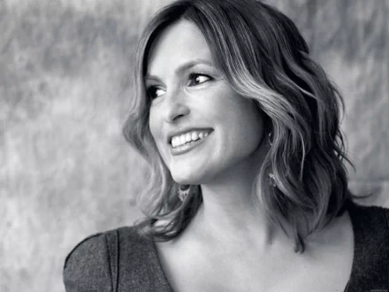Celebrity Mariska Hargitay HD Desktop Wallpaper | Background Image