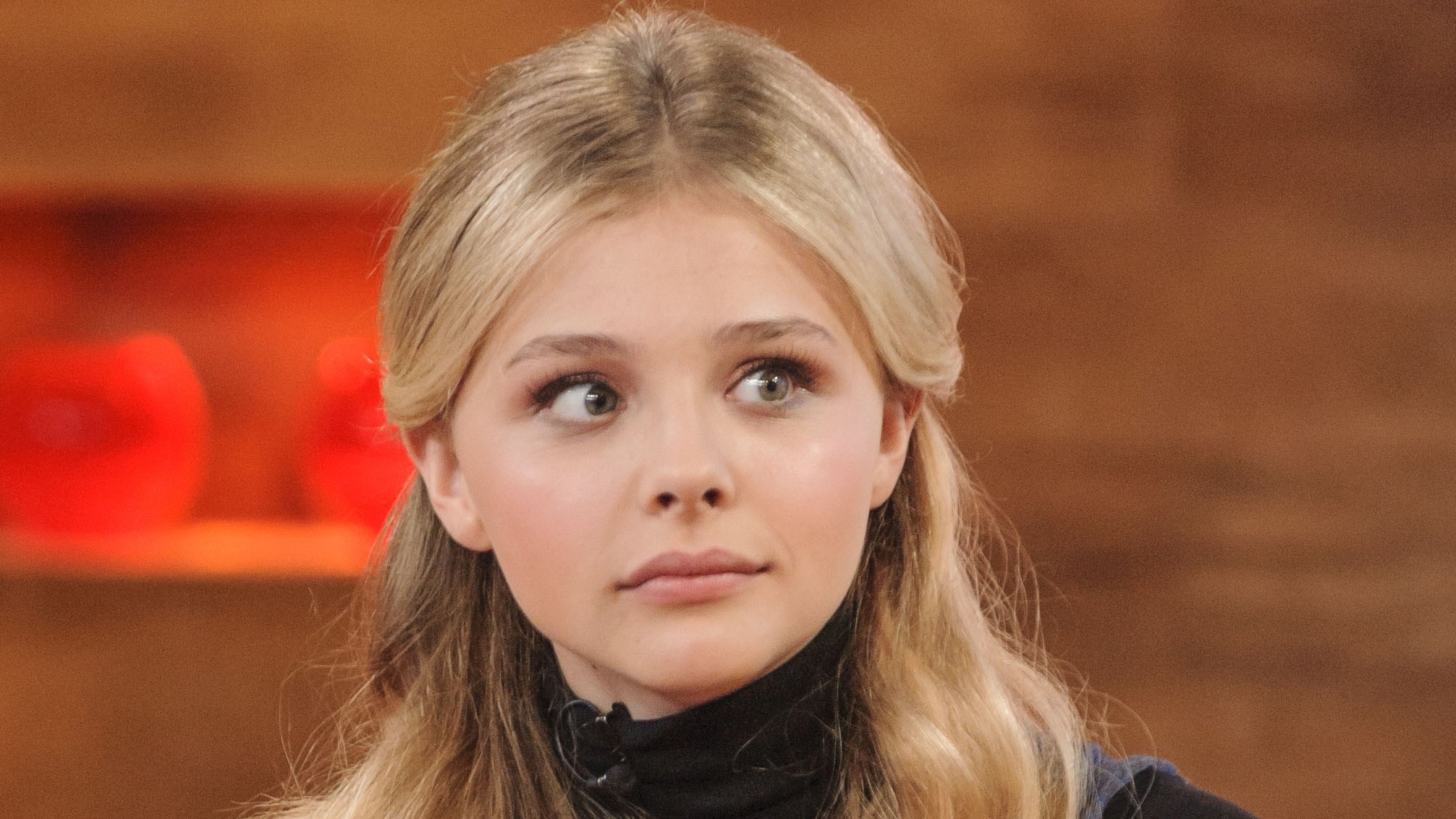 Chloë Grace Moretz Full HD Wallpaper and Background Image | 2012x1132 ...
