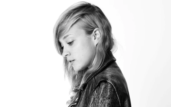 folk Spanish singer Lourdes Hernández music Russian Red HD Desktop Wallpaper | Background Image