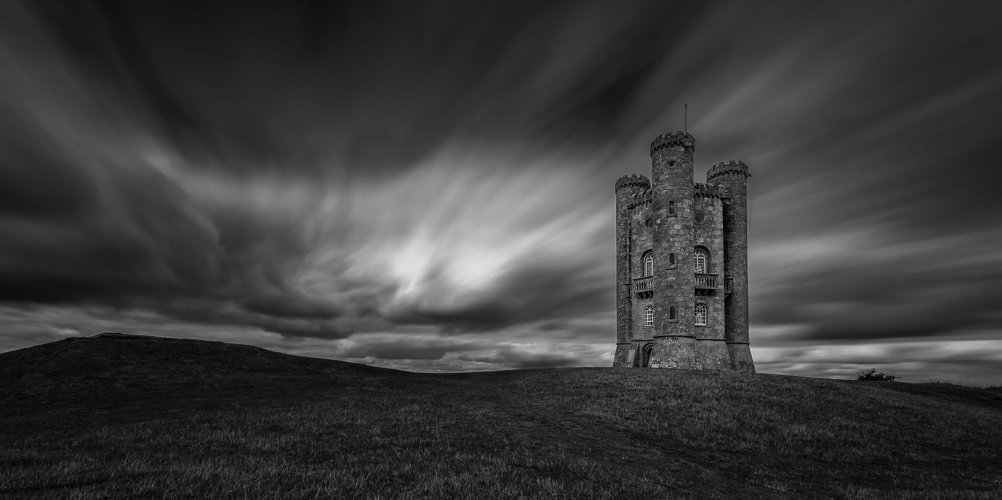 Man Made Broadway Tower, Worcestershire Wallpaper