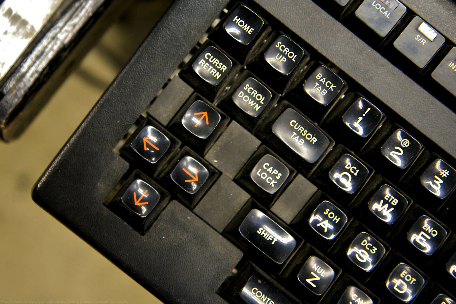 Close-up of a computer keyboard, showcasing various keys and symbols. This HD PC desktop wallpaper emphasizes technology in an engaging, detailed manner.