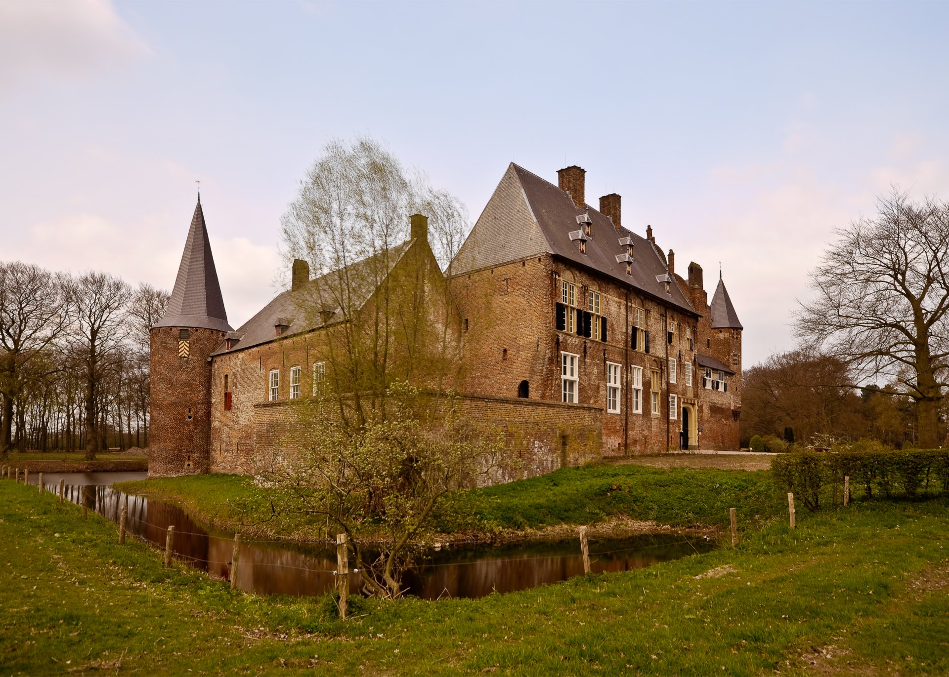 Download Man Made Kasteel Hernen HD Wallpaper