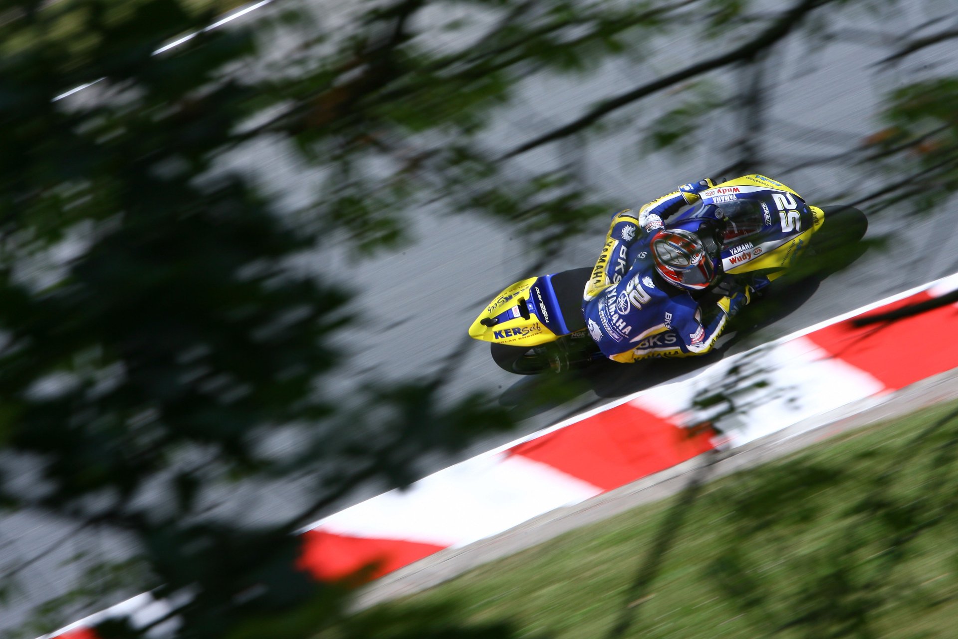 Download Vehicle Yamaha HD Wallpaper