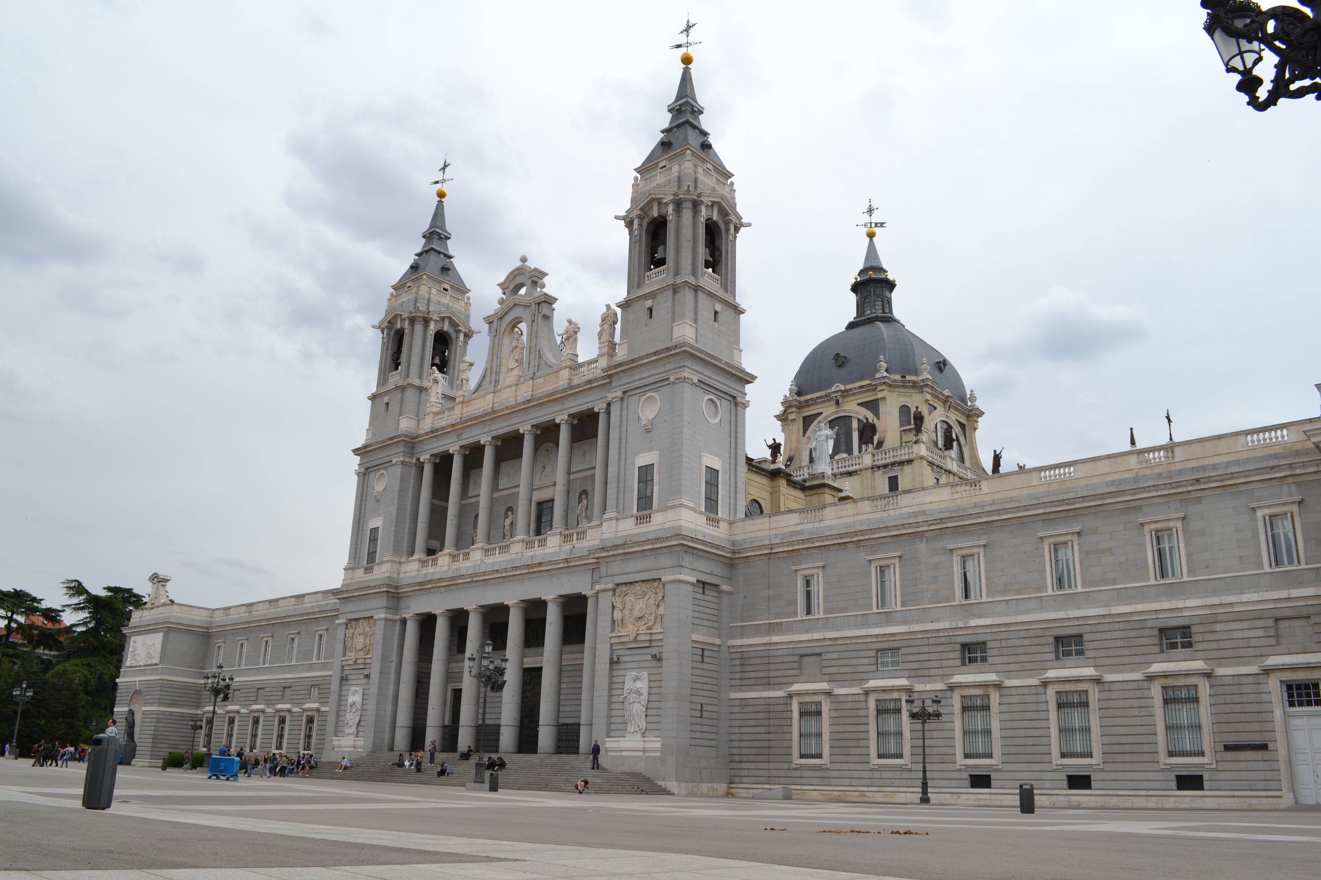 Religious Almudena Cathedral HD Wallpaper | Background Image