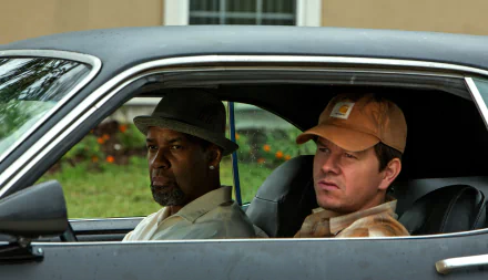 Mark Wahlberg Michael 'Stig' Stigman Denzel Washington Robert 'Bobby' Trench movie 2 Guns HD Desktop Wallpaper | Background Image