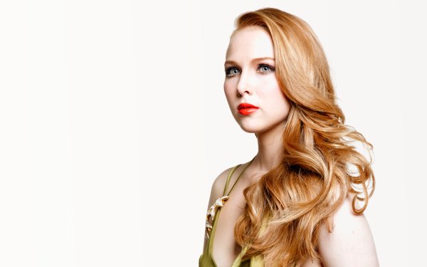 Celebrity Molly Quinn Actress Blue Eyes Redhead Lipstick American HD Wallpaper | Background Image