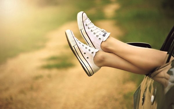 Women Legs Shoe Sneakers HD Wallpaper | Background Image