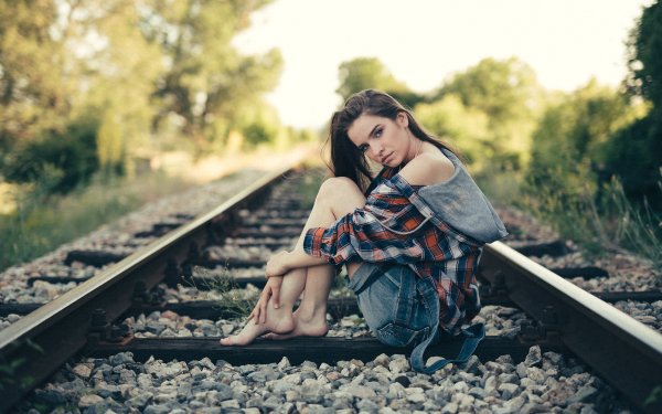 Women Mood Model Railroad Bokeh Brunette Outdoor HD Wallpaper | Background Image