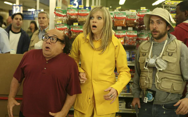 Dee Reynolds Kaitlin Olson Charlie Kelly Charlie Day Frank Reynolds Danny DeVito TV Show It's Always Sunny In Philadelphia HD Desktop Wallpaper | Background Image