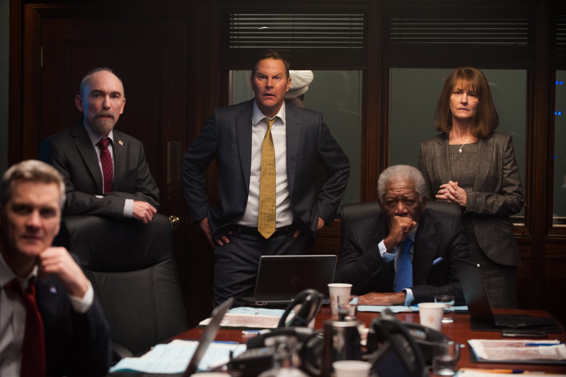 Download Melissa Leo Ruth McMillan Morgan Freeman Alan Trumbull Movie London Has Fallen 4k Ultra HD Wallpaper