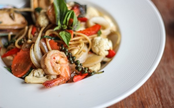 Food Seafood Meal Pasta Shrimp HD Wallpaper | Background Image
