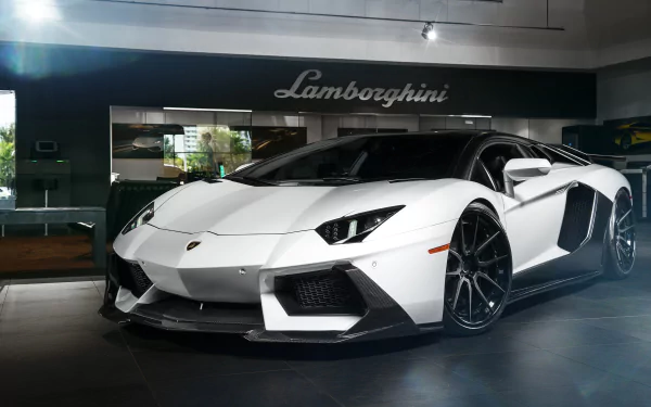 Lamborghini Aventador HD Wallpaper