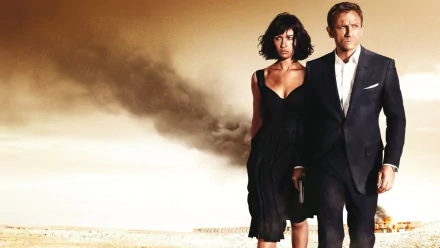 HD desktop wallpaper featuring Daniel Craig as James Bond and Olga Kurylenko as Camille Montes from the movie Quantum of Solace.