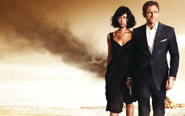 HD desktop wallpaper featuring Daniel Craig as James Bond and Olga Kurylenko as Camille Montes from the movie Quantum of Solace.
