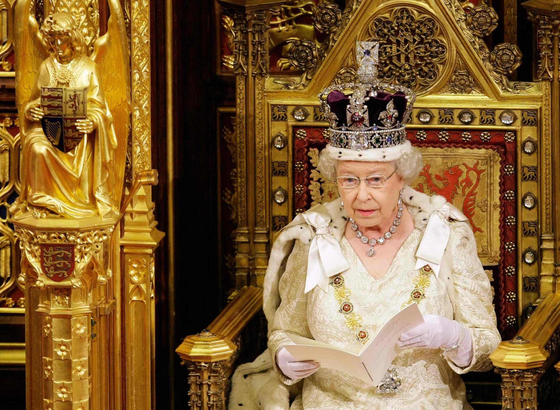 Download Woman Queen Elizabeth II HD Wallpaper
