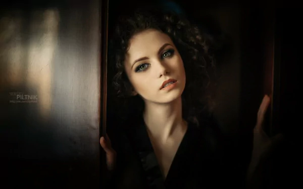 brunette curl woman model HD Desktop Wallpaper | Background Image