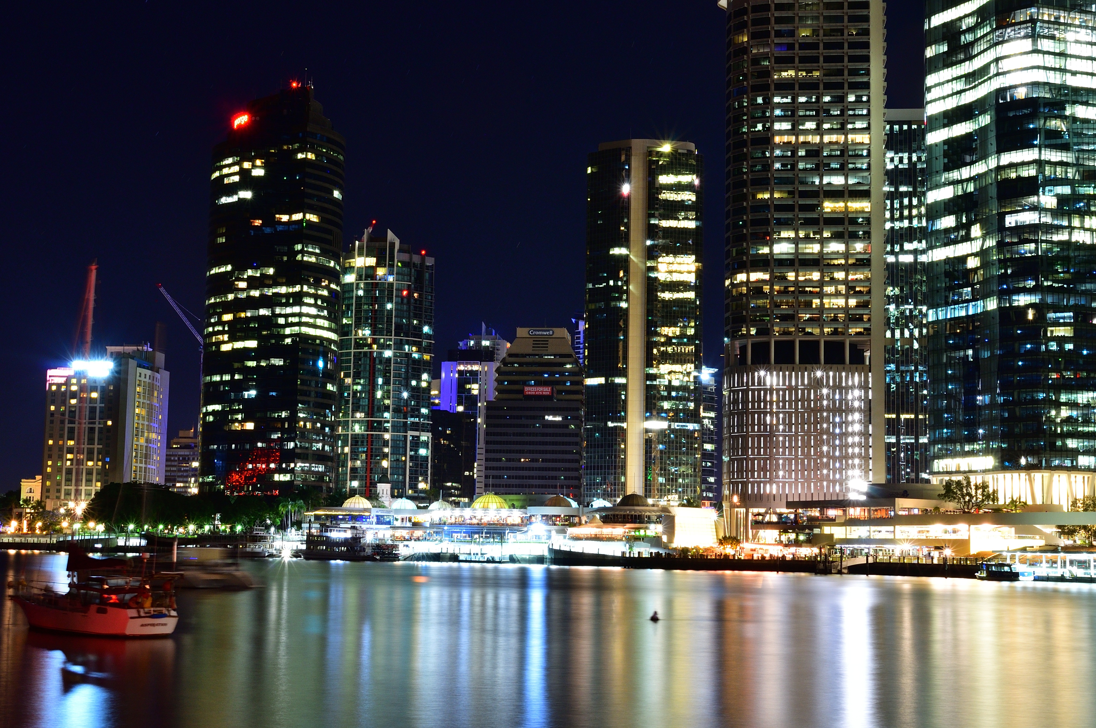 View of Brisbane city on the Brisbane river by coorparoomassage