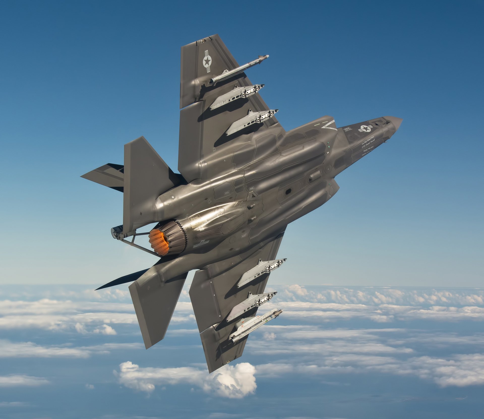 F 35 Lightning II Jet Fighter High Def Military Warplane In Action 