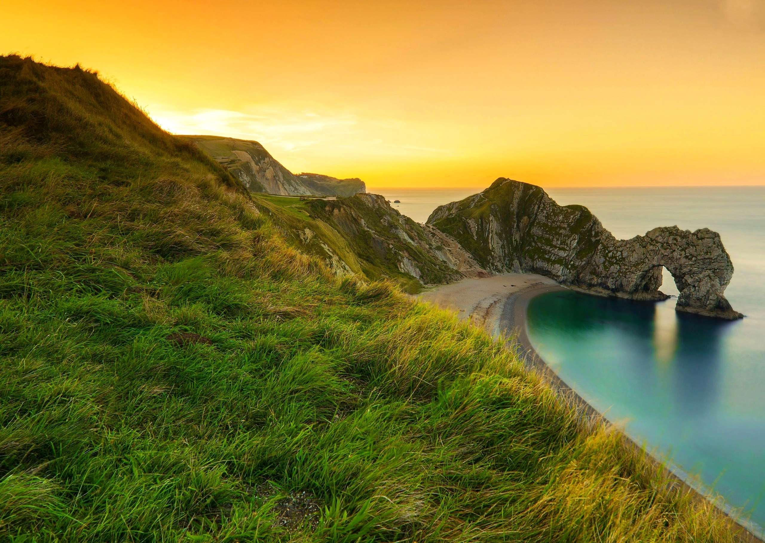 Durdle Door Sea Arch, Dorset Wallpaper | Wallsauce UK