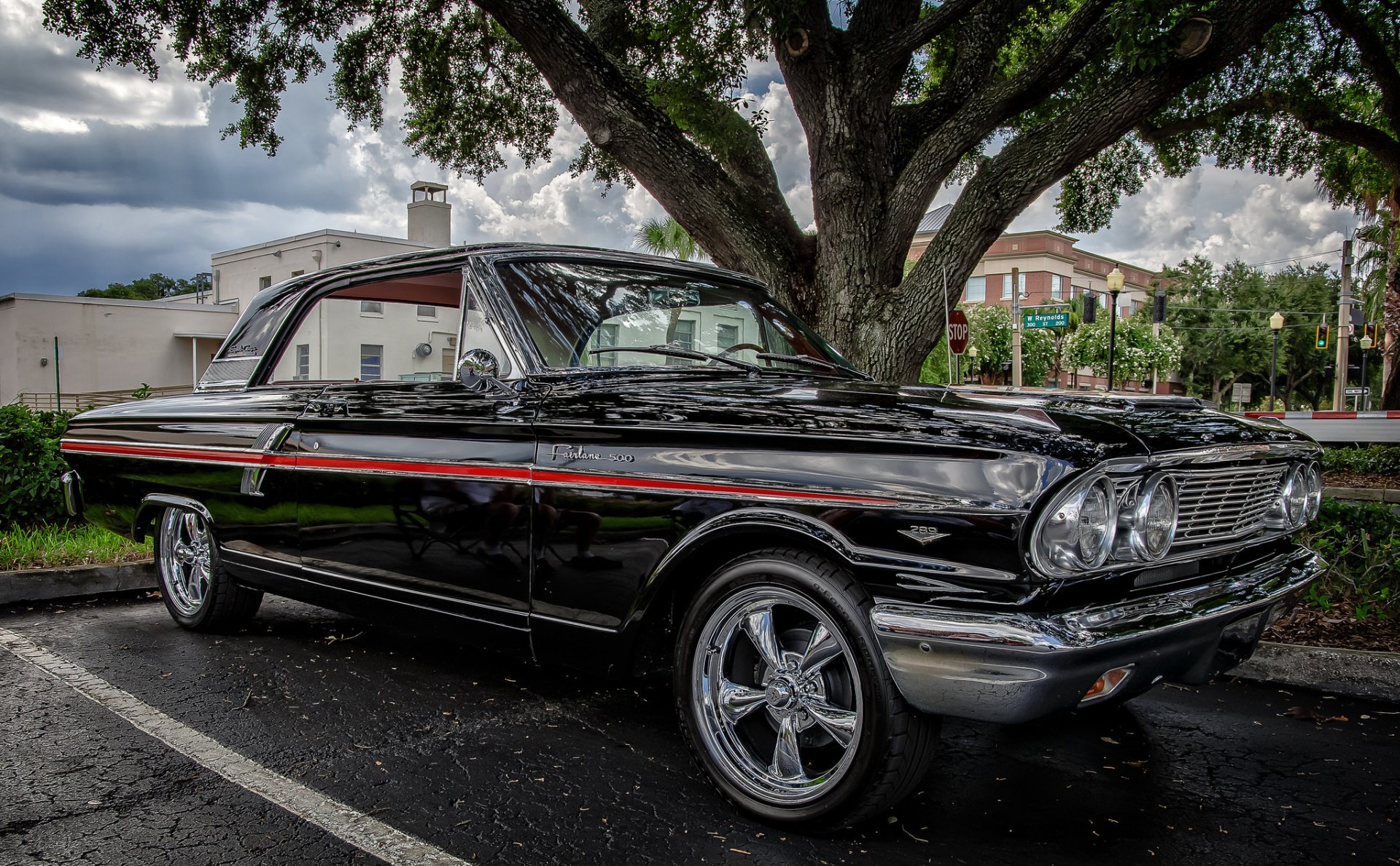 Ford Fairlane 500 Sports Coupe