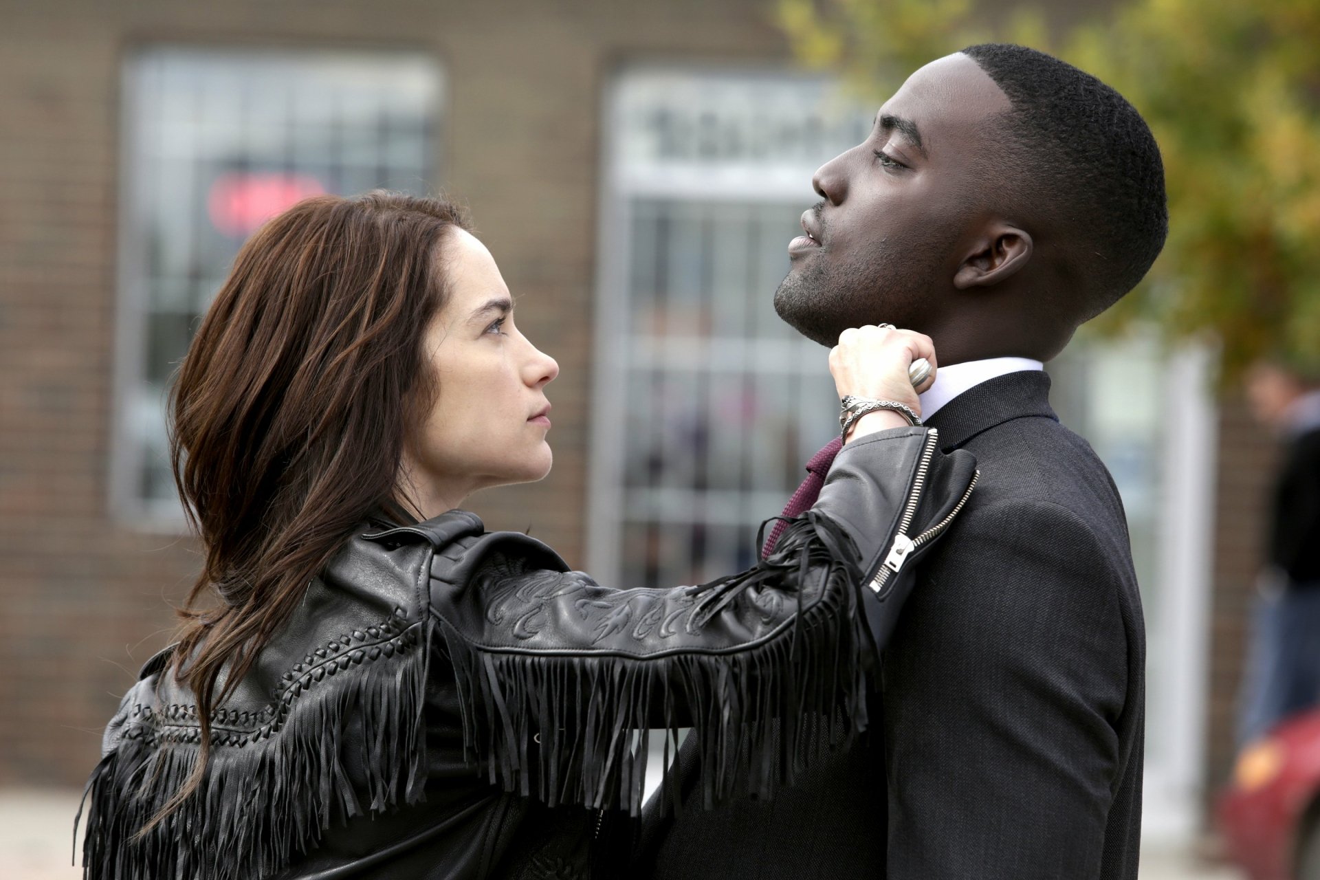 Download Melanie Scrofano Xavier Dolls Shamier Anderson TV Show Wynonna Earp HD Wallpaper