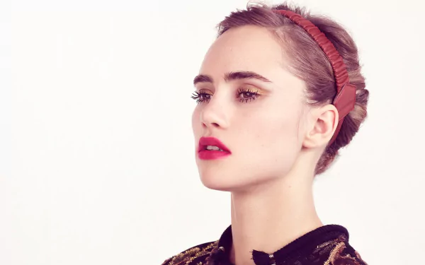 brown eyes brunette face lipstick model English Celebrity Suki Waterhouse HD Desktop Wallpaper | Background Image