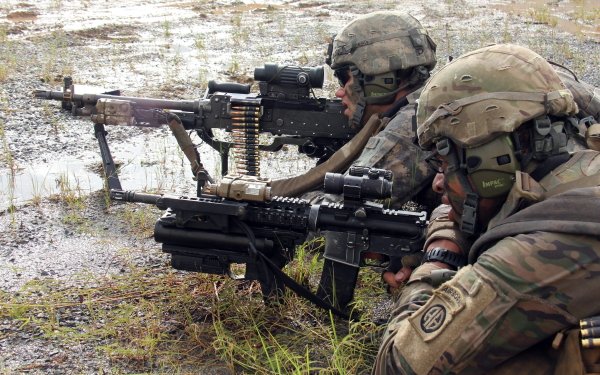 Military Soldier Weapon Machine Gun Assault Rifle HD Wallpaper | Background Image