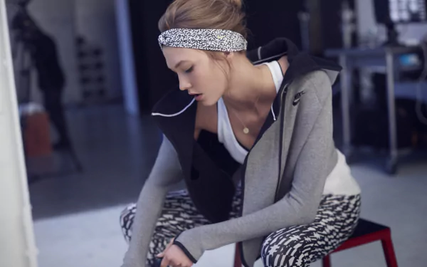 Celebrity Karlie Kloss HD Desktop Wallpaper | Background Image