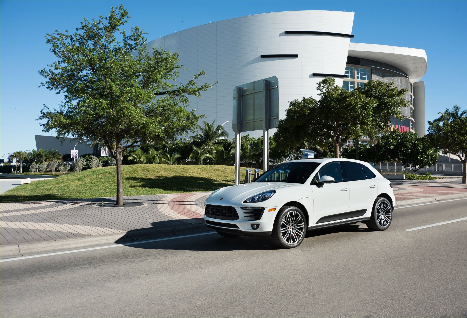 Download SUV Car White Car Porsche Vehicle Porsche Macan 4k Ultra HD Wallpaper