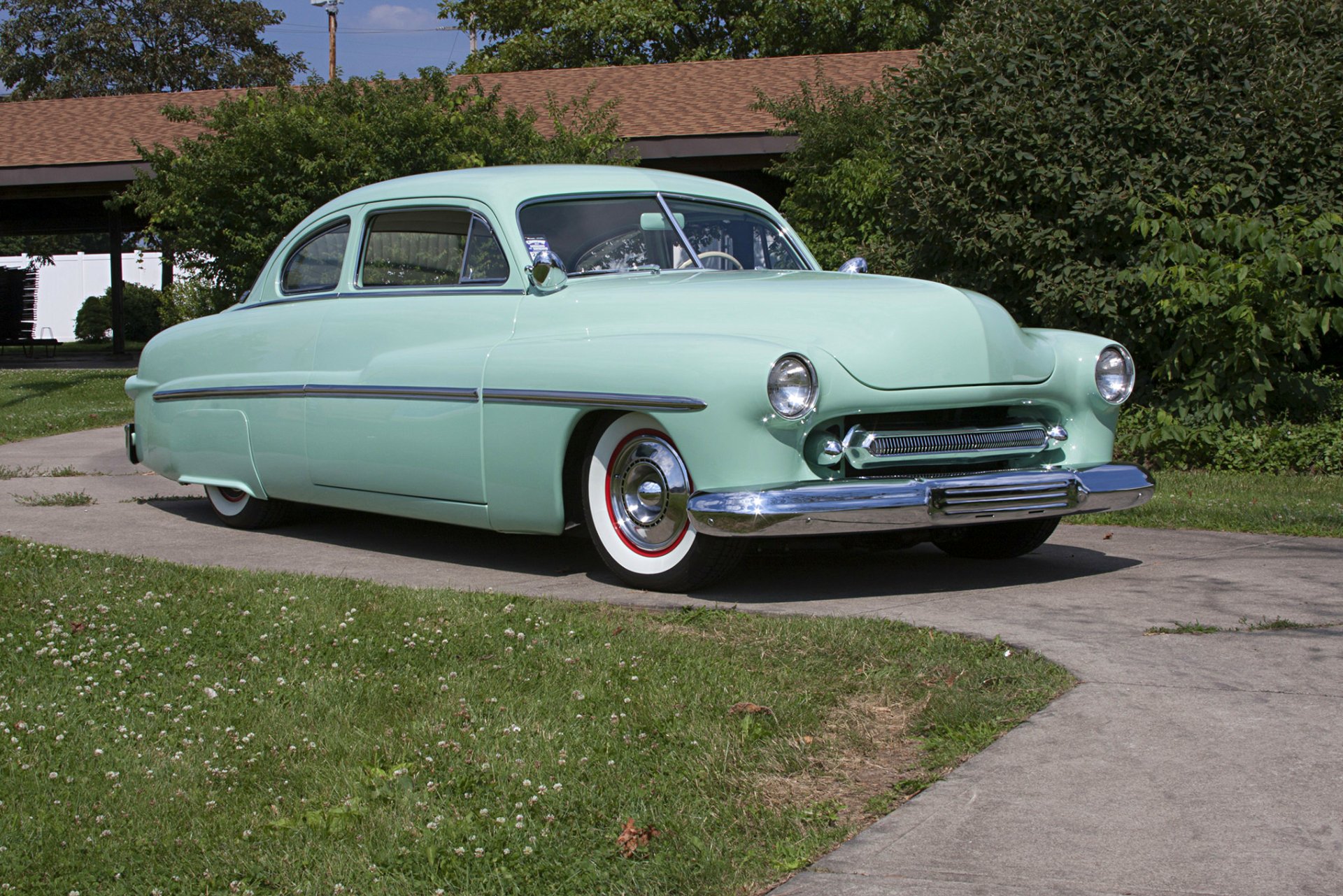 1951 Mercury Lowrider HD Wallpaper: A Classic Hot Rod Dream